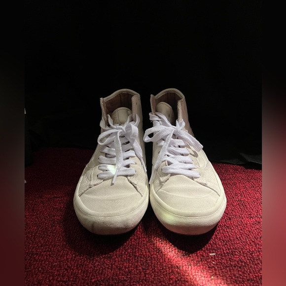 Vans Lizzie’s Shoes - Picture 3 of 11